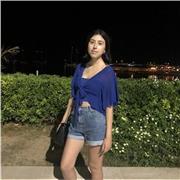 Studentessa diplomata in lingue straniere (inglese, francese e spagnolo)